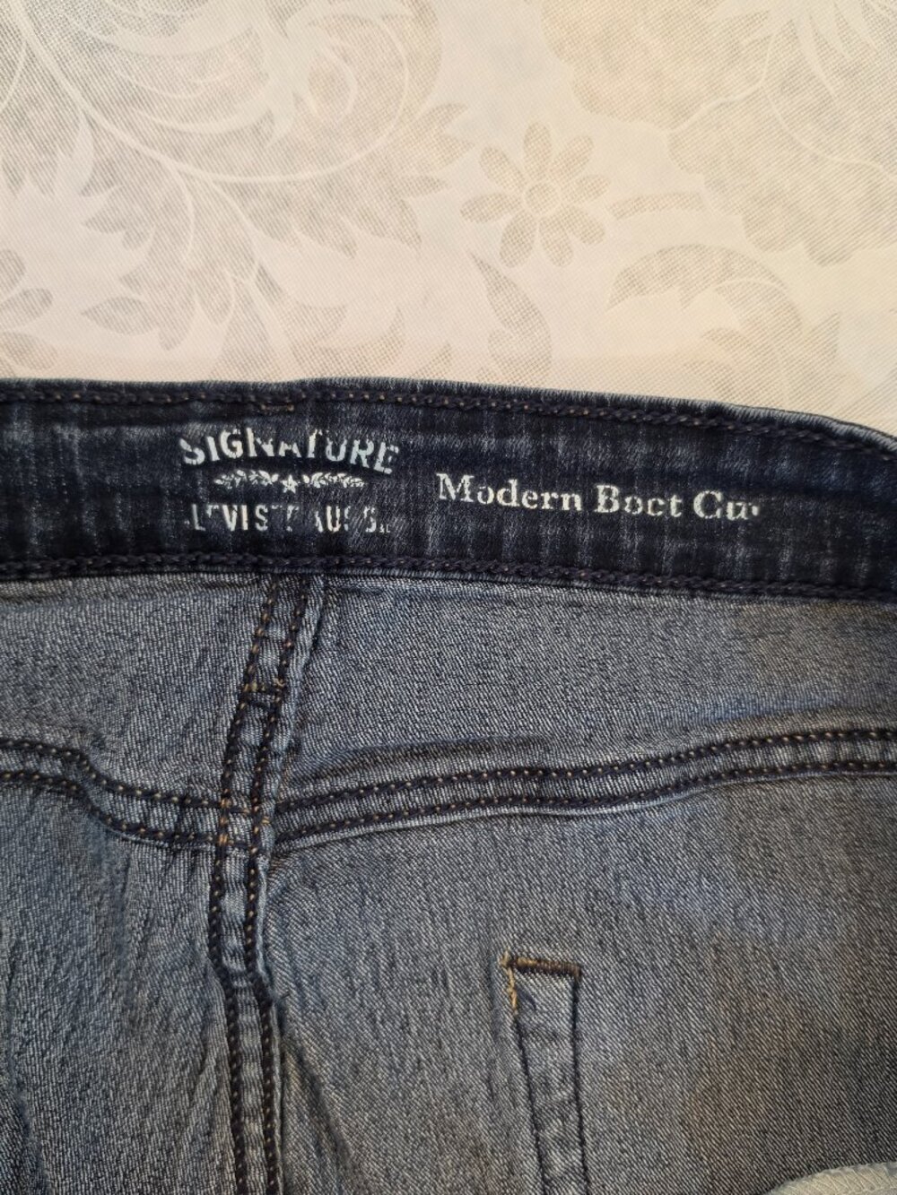 ✨ Signature by Levi Strauss Modern Bootcut Jeans Size 20M (36x32) Dark Wash - Picture 11 of 15